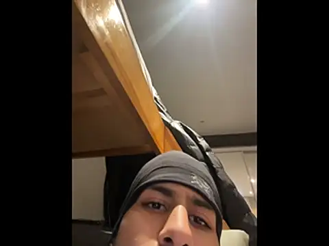 Snapshot of johnycash21 chatting on February 28, 2026, 9:47 pm johnycash21 online show from February 28, 2026, 9:47 pm