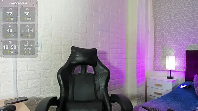 sweet kitty0110 online show from November 25, 2025, 9:04 pm