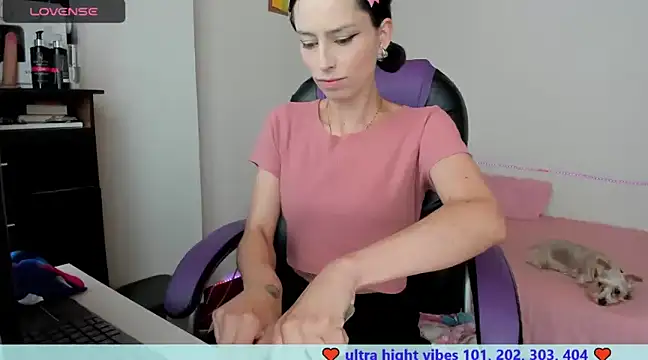 Snapshot of aiko_mori chatting on December 12, 2024, 7:15 pm aiko mori online show from December 12, 2024, 7:15 pm