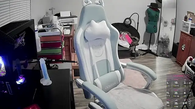 LilyFoxxx online show from February 6, 2026, 6:09 am