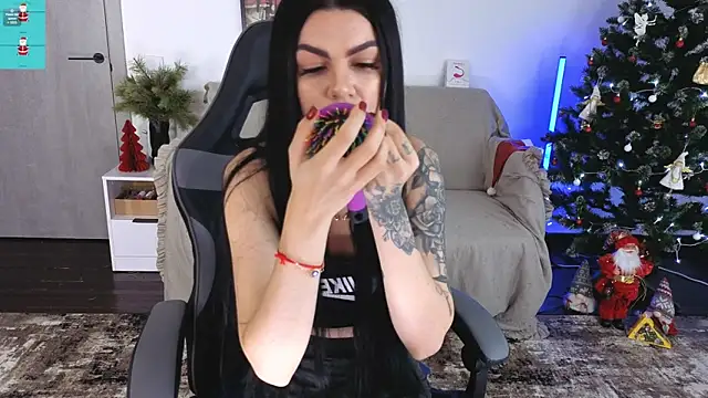 Tiffany lab online show from January 7, 2026, 9:47 am