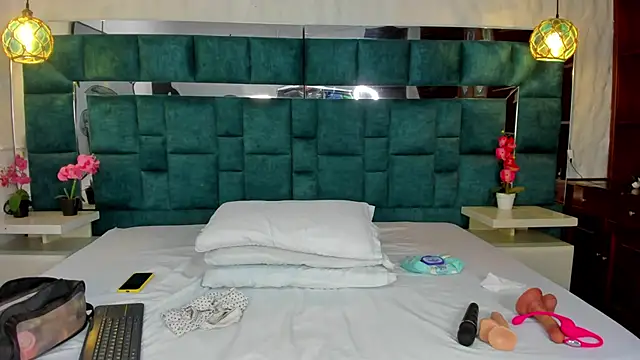 valtira nova online show from November 26, 2025, 6:41 pm