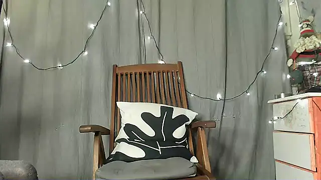 Skinnyshiny boy online show from January 21, 2025, 5:27 am