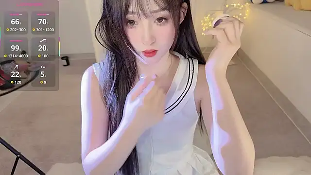 Unique-yiyi online show from November 6, 2025, 3:05 pm