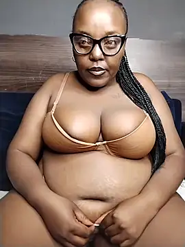 CHERRYYUMMY online show from April 14, 2026, 6:35 pm