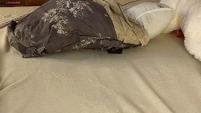 Lyrisa online show from February 21, 2025, 2:38 pm