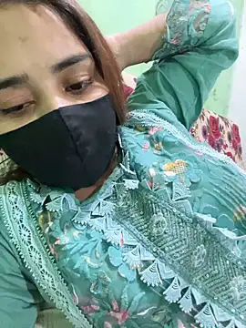 Black Glow online show from March 11, 2025, 2:40 pm