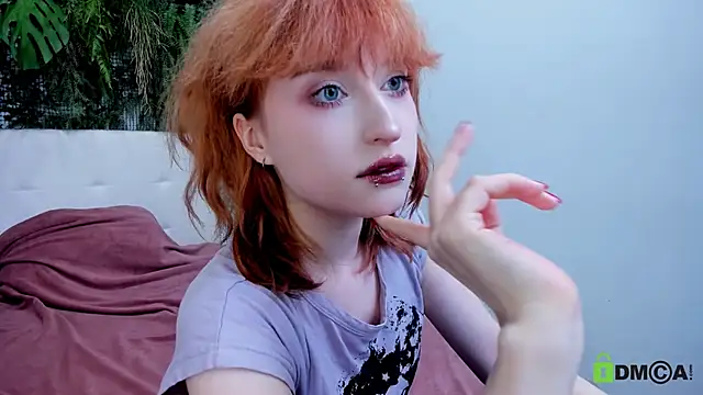 ElizaNik  online show from November 26, 2025, 9:26 pm