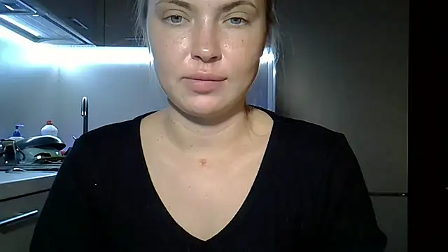 Snapshot of Lucky_Anna chatting on November 19, 2025, 9:04 pm Lucky Anna online show from November 19, 2025, 9:04 pm