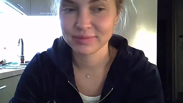 Snapshot of Lucky_Anna chatting on October 2, 2025, 7:06 pm Lucky Anna online show from October 2, 2025, 7:06 pm