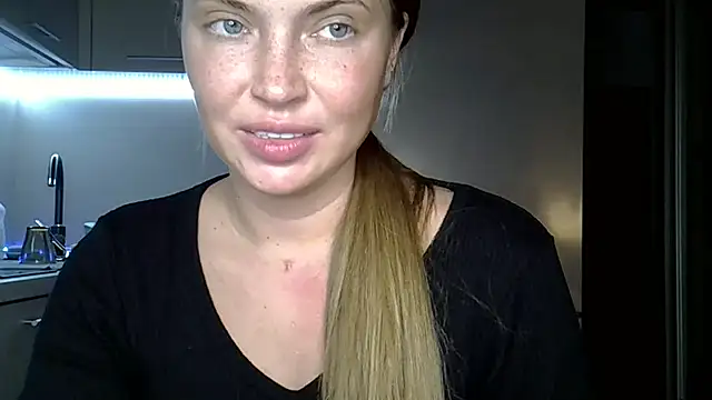 Snapshot of Lucky_Anna chatting on December 20, 2025, 10:23 pm Lucky Anna online show from December 20, 2025, 10:23 pm