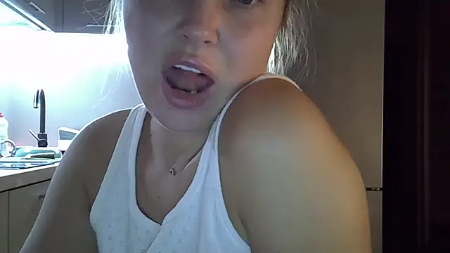 Snapshot of Lucky_Anna chatting on September 15, 2025, 9:15 pm Lucky Anna online show from September 15, 2025, 9:15 pm