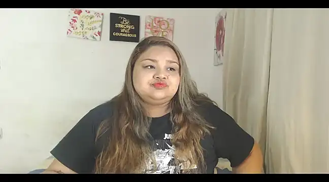 Snapshot of lovemyfatpussy chatting on March 7, 2025, 4:02 am lovemyfatpussy online show from March 7, 2025, 4:02 am