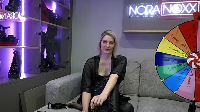 Snapshot of NoraNoxx chatting on June 21, 2026, 9:53 pm NoraNoxx online show from June 21, 2026, 9:53 pm