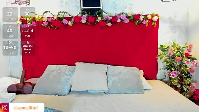 SilvannaFit online show from December 16, 2025, 12:09 pm