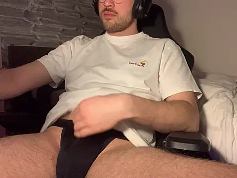 taallguyy 196 online show from March 21, 2025, 8:40 pm