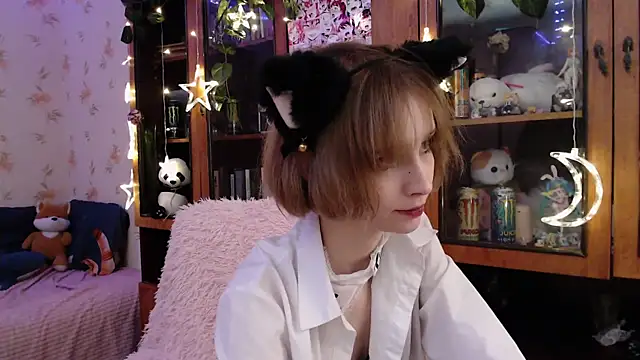 Snapshot of cloudgirrl chatting on February 27, 2025, 1:08 am cloudgirrl online show from February 27, 2025, 1:08 am