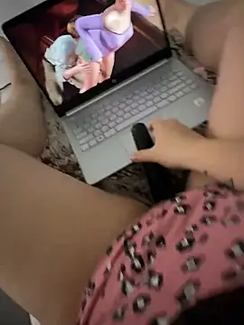 Snapshot of SoshyBaby chatting on September 27, 2025, 12:11 pm SoshyBaby online show from September 27, 2025, 12:11 pm
