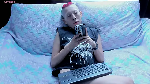 lnxmst online show from March 18, 2026, 4:52 pm