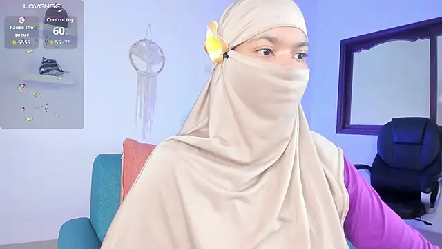 Snapshot of saray_halam chatting on November 17, 2025, 1:04 pm saray halam online show from November 17, 2025, 1:04 pm