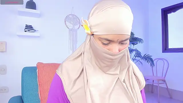 Snapshot of saray_halam chatting on November 15, 2025, 6:34 pm saray halam online show from November 15, 2025, 6:34 pm