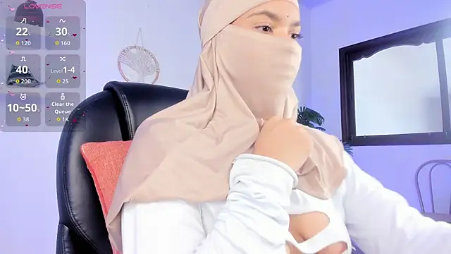 Snapshot of saray_halam chatting on November 7, 2025, 6:12 pm saray halam online show from November 7, 2025, 6:12 pm