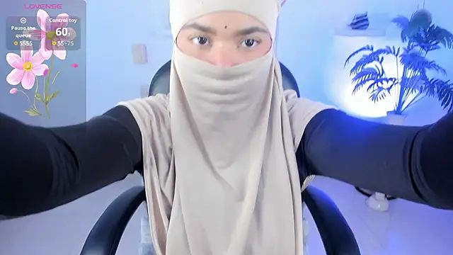 Snapshot of saray_halam chatting on November 12, 2025, 6:12 pm saray halam online show from November 12, 2025, 6:12 pm