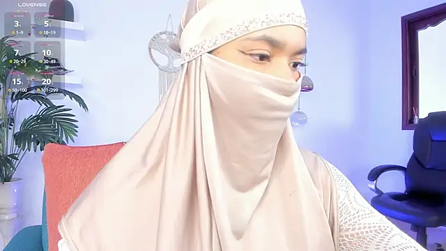 Snapshot of saray_halam chatting on September 18, 2025, 6:11 pm saray halam online show from September 18, 2025, 6:11 pm