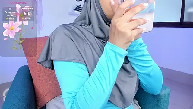 Snapshot of saray_halam chatting on October 24, 2025, 6:07 pm saray halam online show from October 24, 2025, 6:07 pm