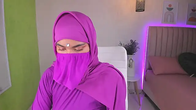 Snapshot of saray_halam chatting on March 16, 2025, 9:26 pm saray halam online show from March 16, 2025, 9:26 pm