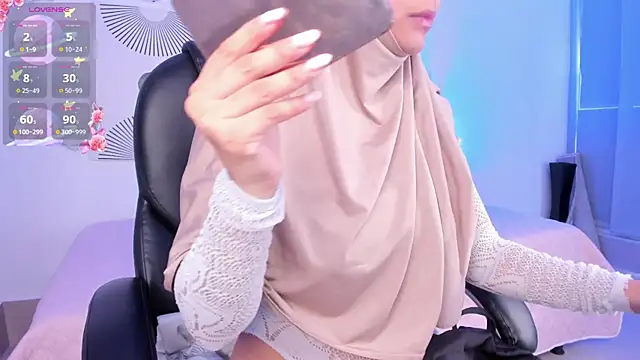 Snapshot of saray_halam chatting on November 19, 2025, 1:00 pm saray halam online show from November 19, 2025, 1:00 pm