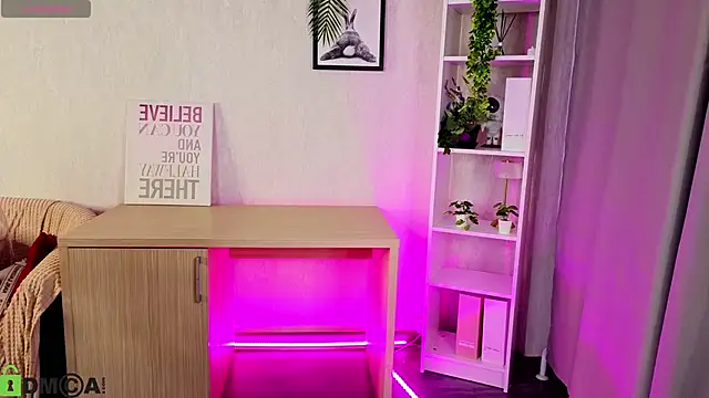 Christy Little online show from December 3, 2025, 12:44 am