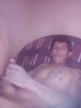 carloshot31 online show from May 24, 2026, 9:09 am
