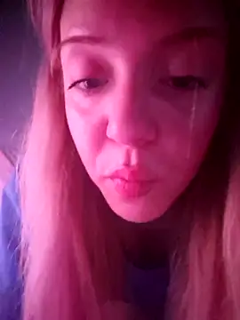 SUSELLAM1 online show from February 24, 2025, 6:04 pm