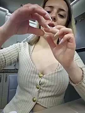 SUSELLAM1 online show from February 7, 2025, 2:26 pm