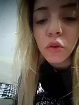 SUSELLAM1 online show from January 24, 2025, 8:53 pm