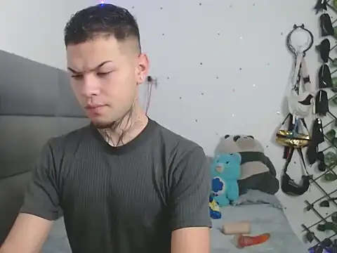 MarceloMilk online show from October 21, 2025, 4:01 am