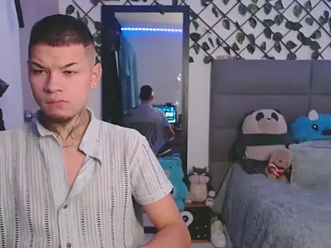 MarceloMilk online show from September 22, 2025, 12:33 pm