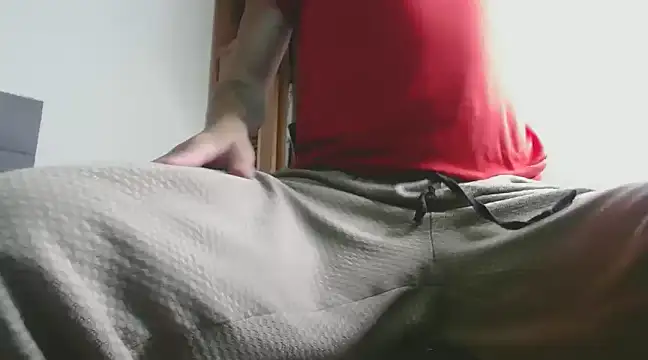 MarceloMilk online show from March 9, 2025, 3:32 am