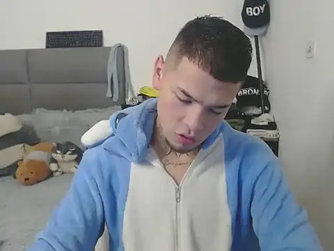 MarceloMilk online show from September 9, 2025, 9:13 pm