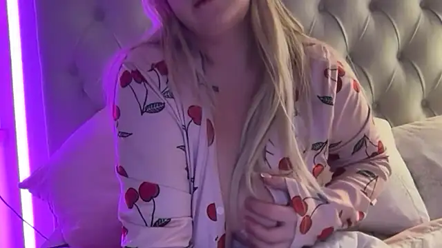 Snapshot of blairbella chatting on November 19, 2025, 6:41 pm blairbella online show from November 19, 2025, 6:41 pm