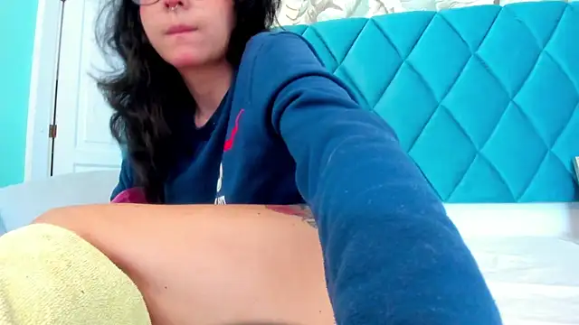 Snapshot of KittyBlosson chatting on September 29, 2025, 6:13 pm KittyBlosson online show from September 29, 2025, 6:13 pm