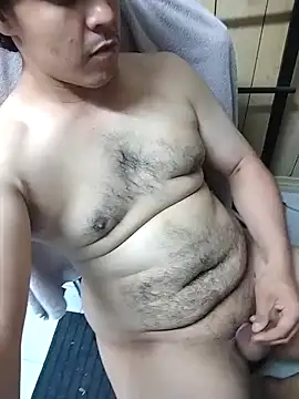 Snapshot of RobbyThrobb chatting on February 8, 2025, 10:08 pm RobbyThrobb online show from February 8, 2025, 10:08 pm