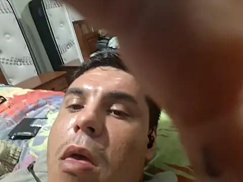 Snapshot of RobbyThrobb chatting on October 23, 2025, 6:50 pm RobbyThrobb online show from October 23, 2025, 6:50 pm