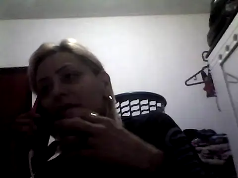 Snapshot of ariana_crazzy chatting on March 21, 2025, 10:17 pm ariana crazzy online show from March 21, 2025, 10:17 pm