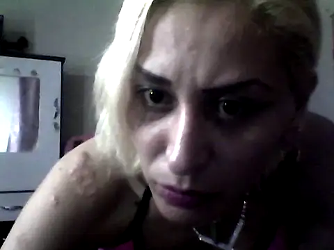 Snapshot of ariana_crazzy chatting on February 16, 2025, 3:37 am ariana crazzy online show from February 16, 2025, 3:37 am