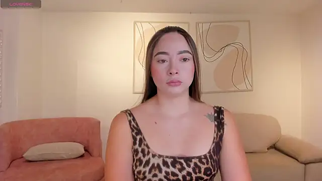 Snapshot of AlinaKravitz chatting on May 19, 2026, 12:01 pm AlinaKravitz online show from May 19, 2026, 12:01 pm
