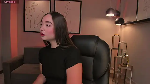 AlinaKravitz online show from December 5, 2025, 11:42 am