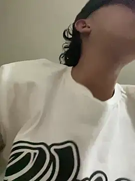 Snapshot of breiderxexiboys chatting on December 12, 2024, 5:42 am breiderxexiboys online show from December 12, 2024, 5:42 am