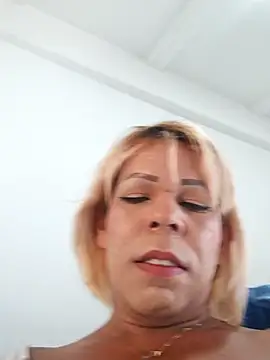 blondebitchlitle online show from October 13, 2025, 5:36 pm